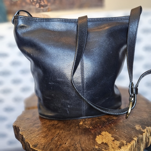 Etienne Aigner Vintage Black Leather Bucket Crossbody Medium Shoulder Bag - Picture 8 of 12